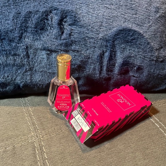 Perfume - Picture 5 of 5